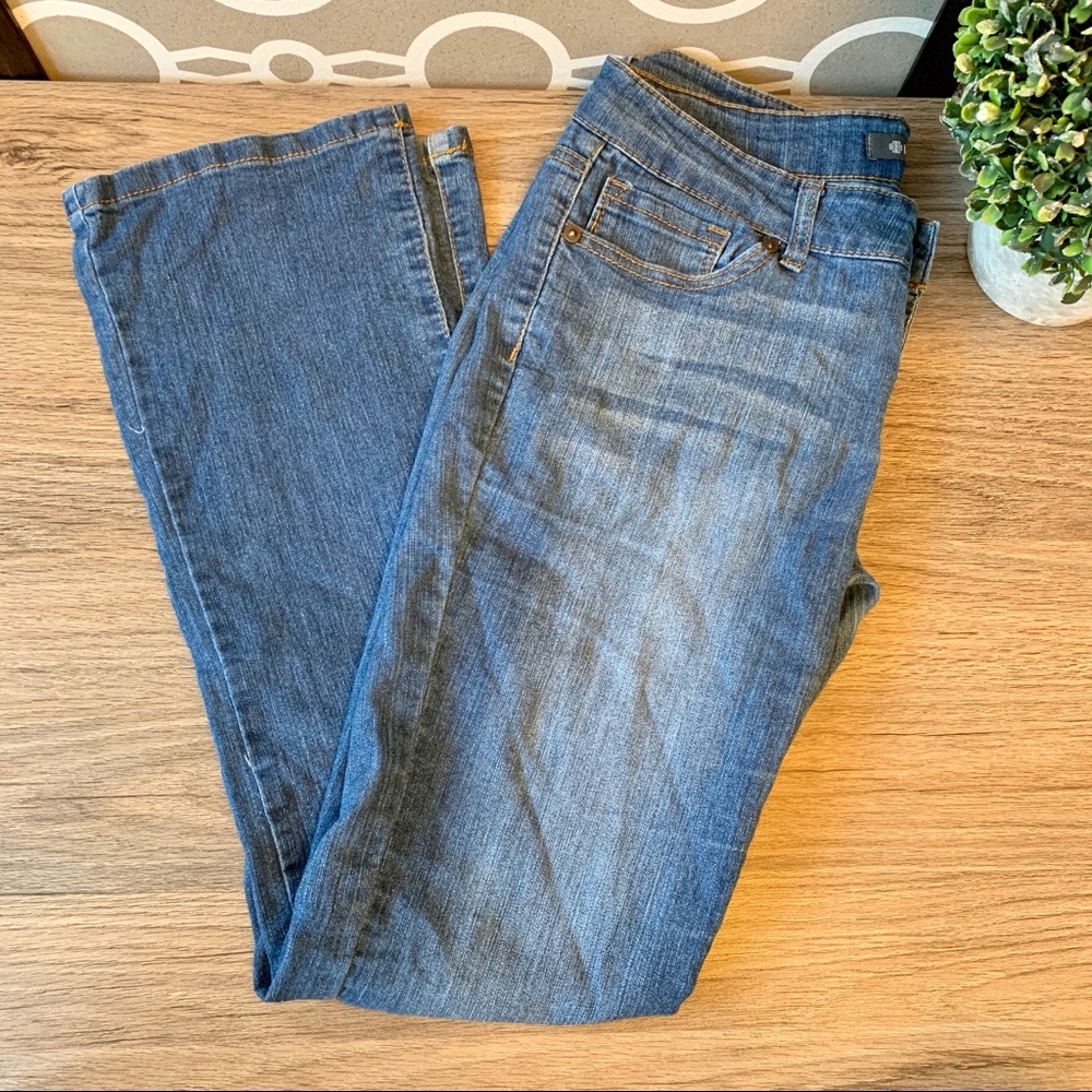 Blue straight leg denim super cute jeans size 7